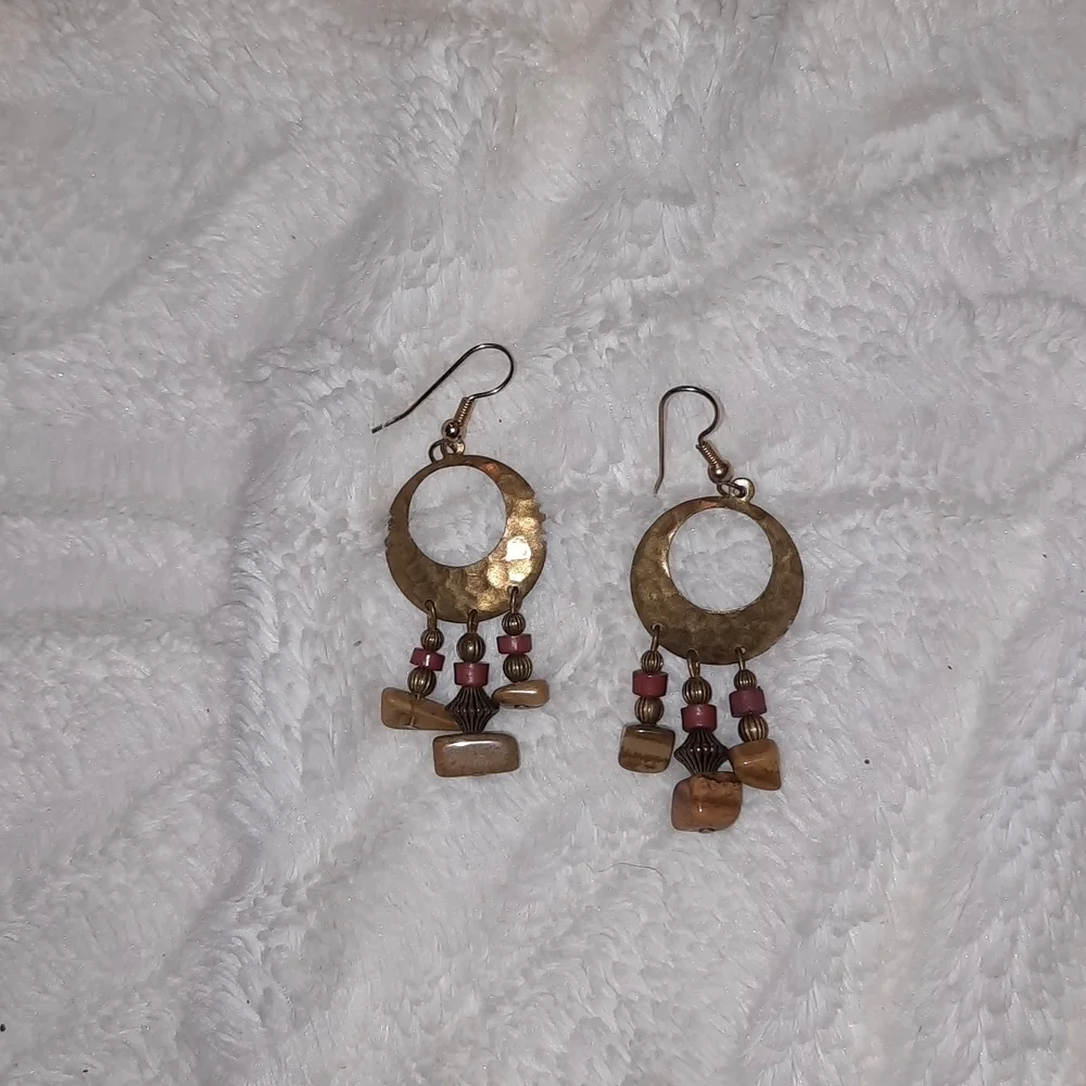 Small gold dangle Stone earrings red-brown & gold